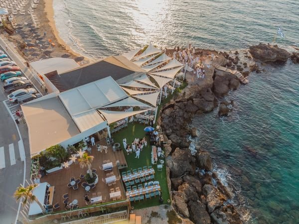 Island Restaurant Gouves – cuisine de bord de mer haut de gamme à 3 km
